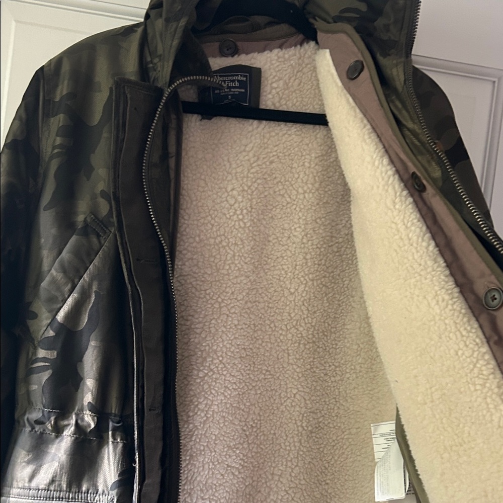 Abercrombie & Fitch Camo Print 3 in one Jacket size S - Picture 4 of 7